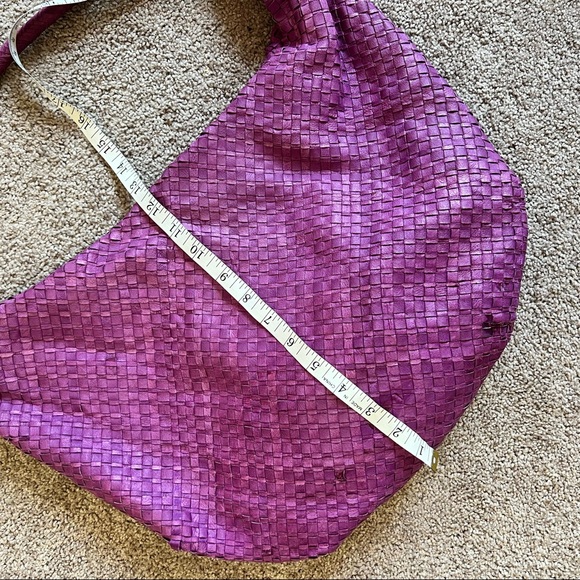 Purple woven leather hobo shoulder bag Elliott Lucca eggplant BV Intrecciato - Picture 9 of 12